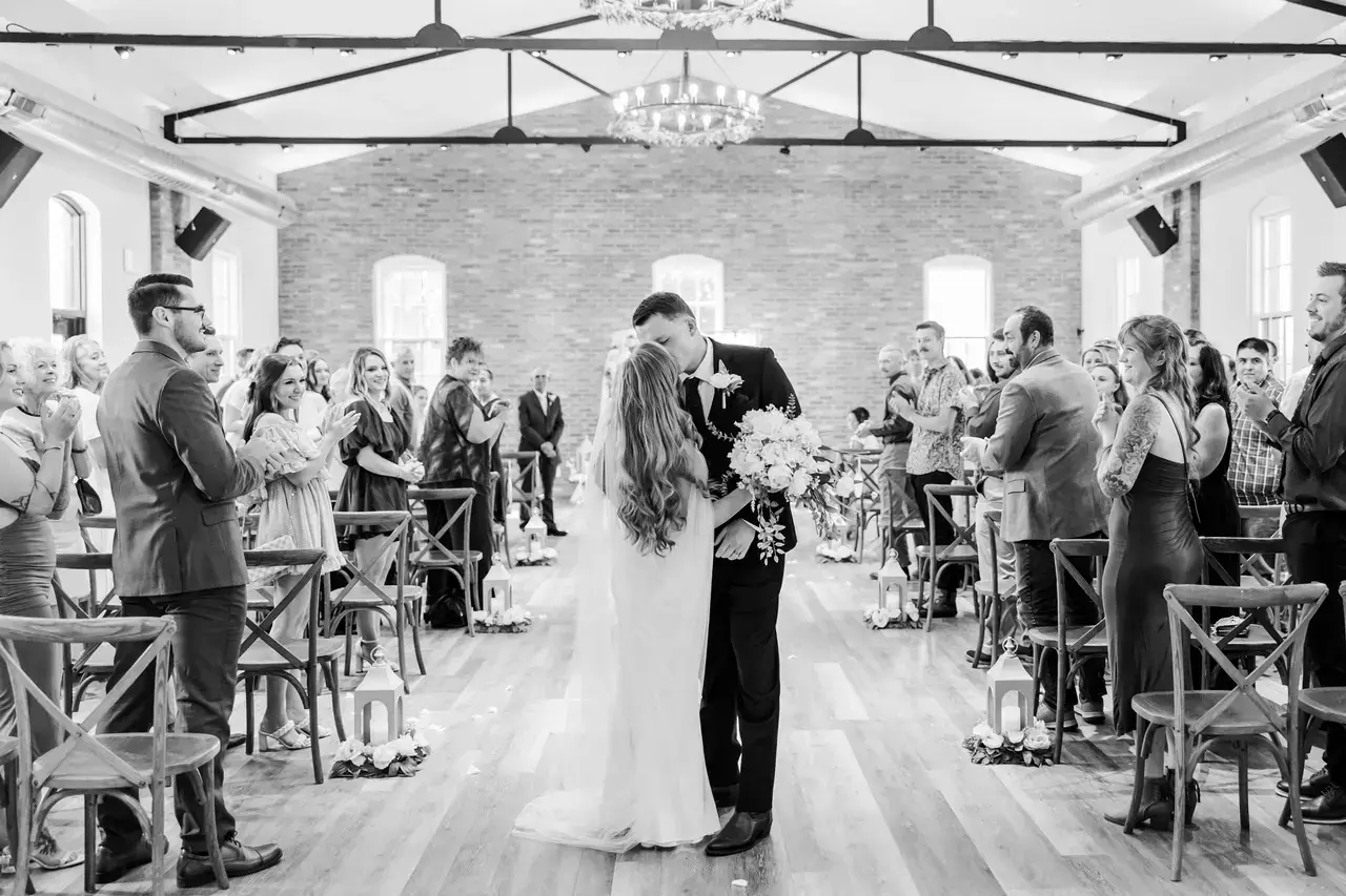 Image adri-hayden-sneaks-26_51_1972251-169396311762476